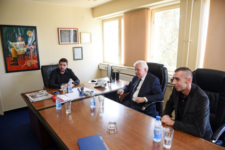 Ruski ambasador Petar Ivancov posjetio “Nezavisne” i "Glas Srpske" i izrazio saučešće (FOTO)