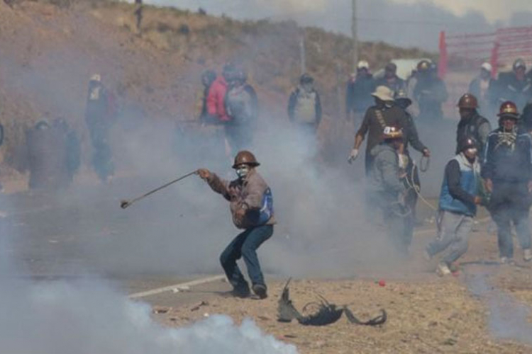 Bolivijski rudari ubili zamjenika ministra