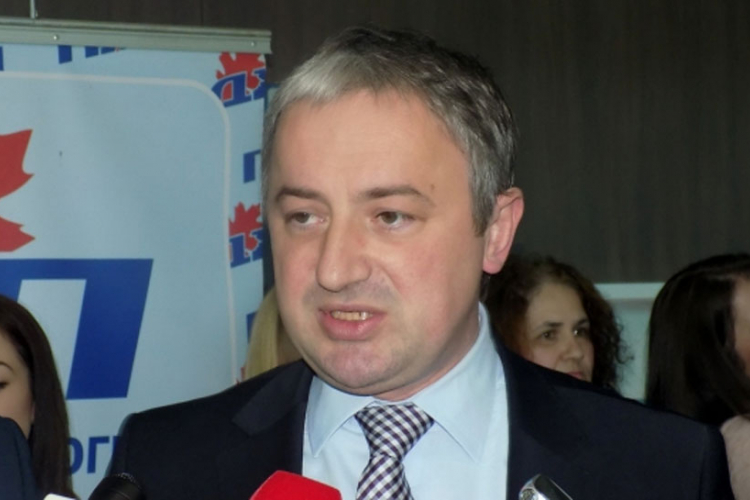 Borenović: Izaći na referendum zbog budućnosti generacija koje dolaze