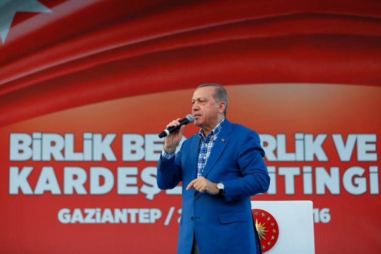Erdogan: Nastavićemo borbu dok ne iskorijenimo terorizam