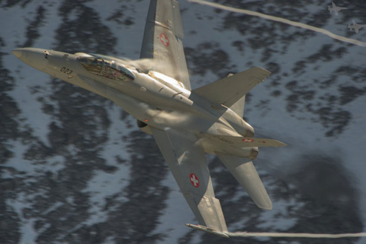 Nestao švajcarski borbeni avion sa pilotom
