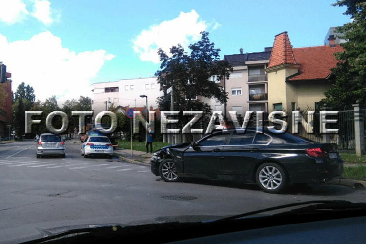 Sudar BMW-a i pasata kod zgrade Vlade RS u Banjaluci (FOTO)