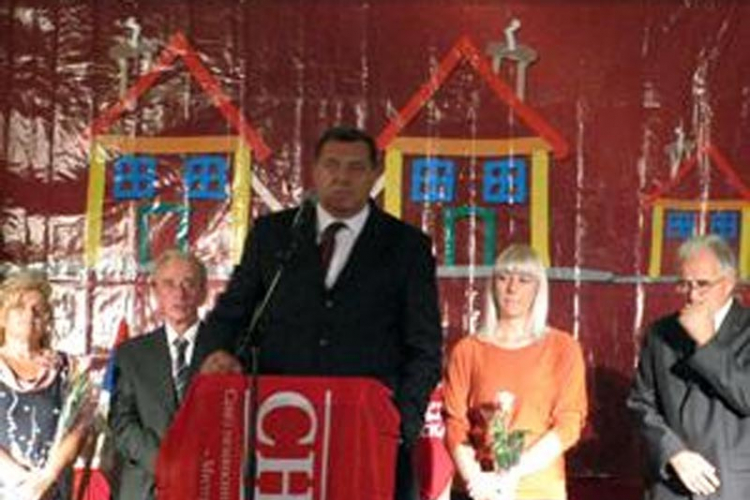 Dodik: Podrška Vujičiću i kandidatskoj listi SNSD-a u Trnovu