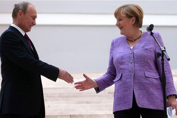 Merkel i Putin razgovarali o ukrajinskoj krizi