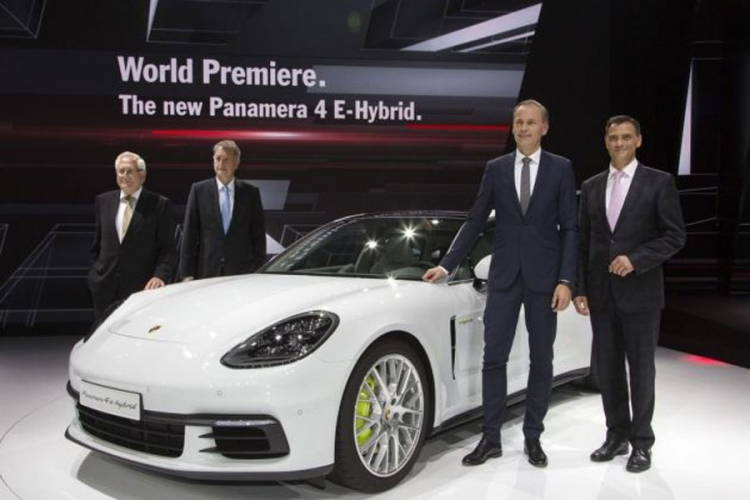 Porsche Panamera 4 E-Hybrid (FOTO)