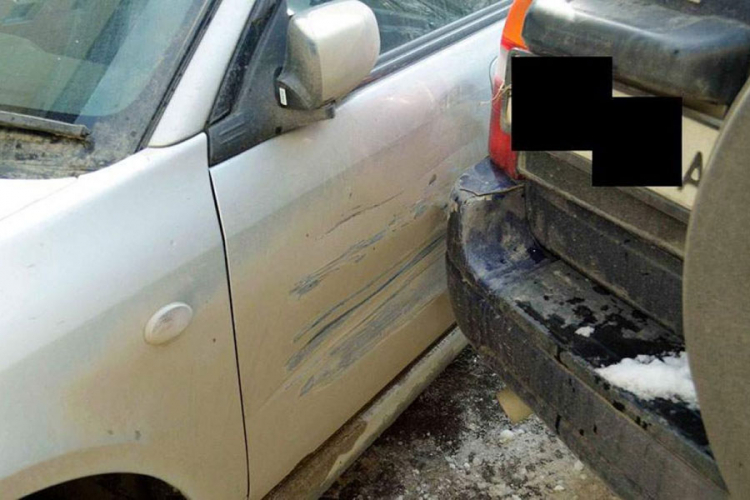 Rus smislio originalan način da ukloni ogrebotinu na autu (FOTO)