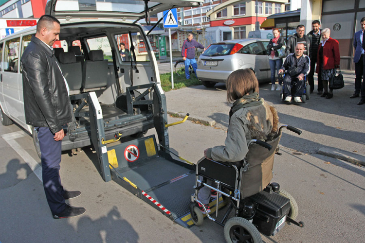 Uveden taksi za invalidna lica