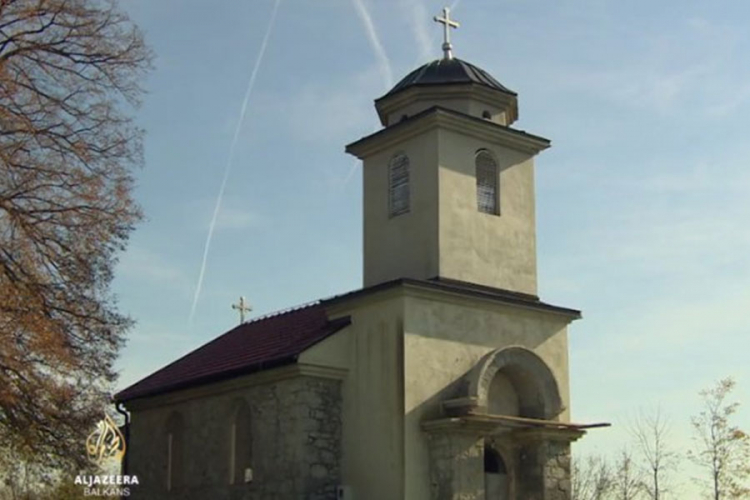 Cazin: Muslimanska porodica obnavlja pravoslavnu crkvu (VIDEO)