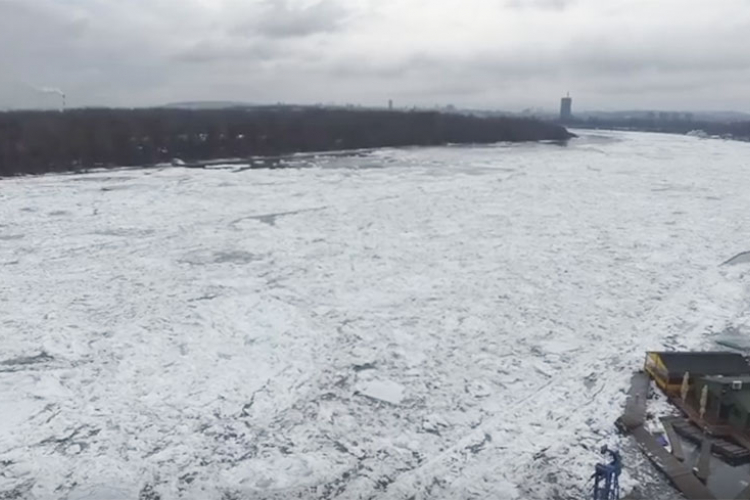 Pogledajte zaleđeni Dunav u Beogradu (VIDEO)