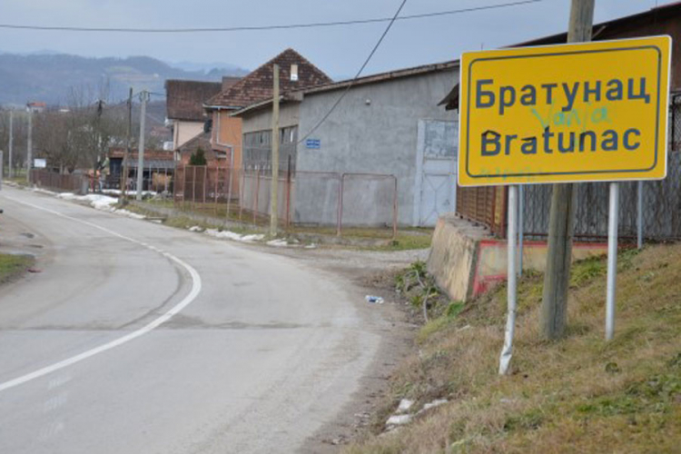 Bratunac: Opštinski odbori četiri stranke pristupili SNSD-u