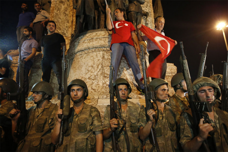 Turska: Preko 60 vojnika na sudu zbog neuspjelog puča