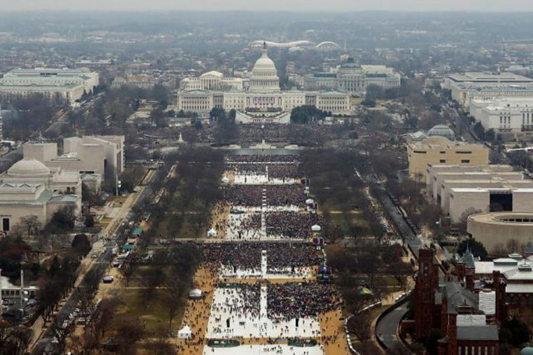Tramp: U Bijeloj kući slika sa inauguracije kao dokaz (FOTO)
