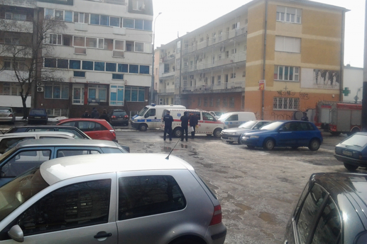 Dojava o bombi u banci, blokirana ulica u Doboju