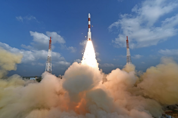Indija uspešno lansirala 104 satelita, oborila rekord