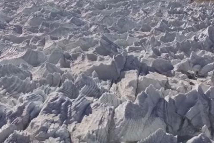 Glečer kakav niste vidjeli: Lavirint od leda na 5.500m (VIDEO)