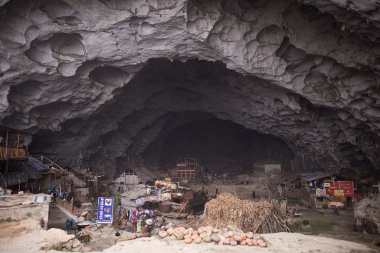 Kinesko selo koje živi u pećini