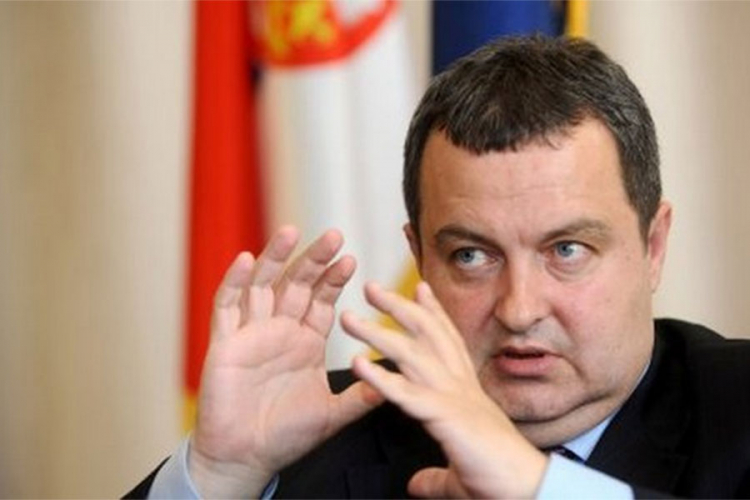 Dačić: Neprihvatljivo da Nikolić bude išta, a kamoli premijer