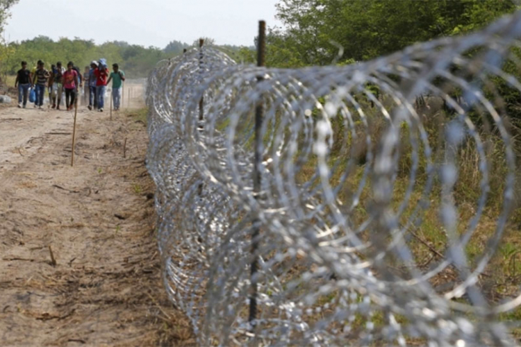 Mađarska gradi novu ogradu duž granice sa Srbijom