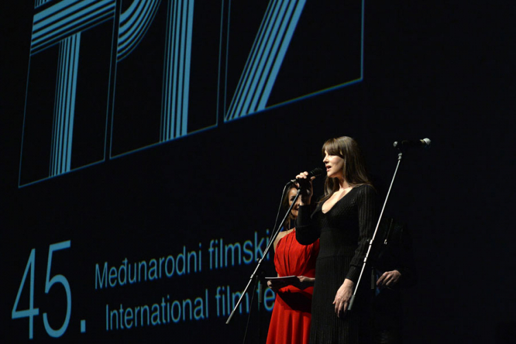 Monika Beluči otvorila 45. Fest: Sjećanje na filmske veličine koje su nas napustile (FOTO)