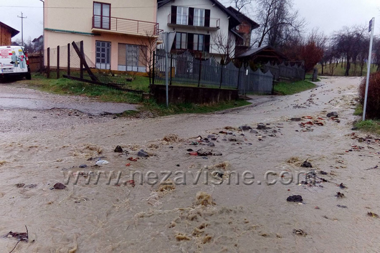 Vodostaji rijeka u RS u porastu, u Banjaluci ugroženo nekoliko kuća (FOTO)