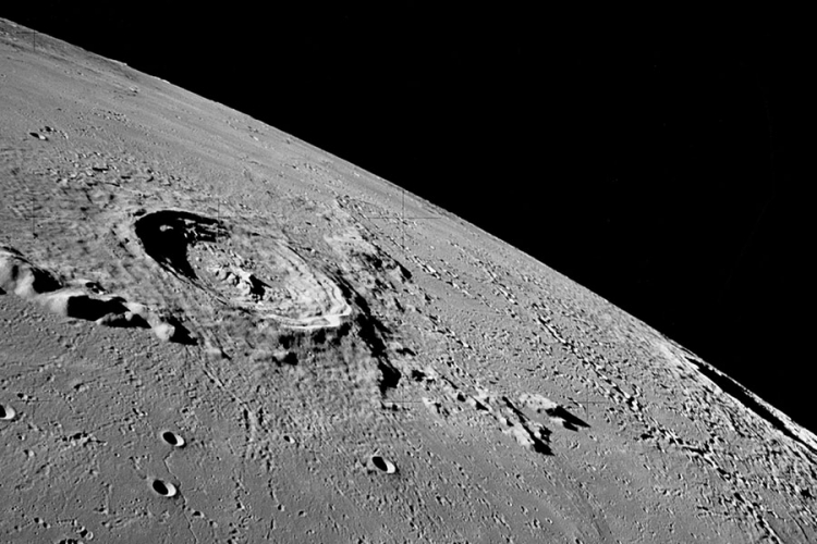 Misteriozni tragovi na površini Mjeseca