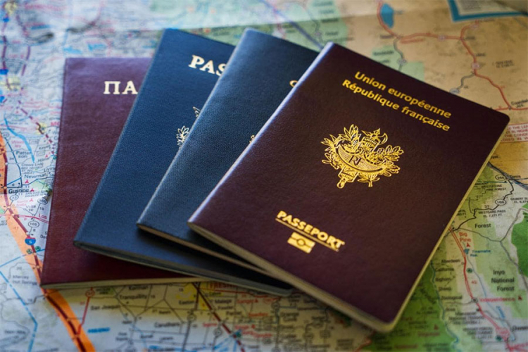 Zašto pasoši postoje u samo četiri boje?