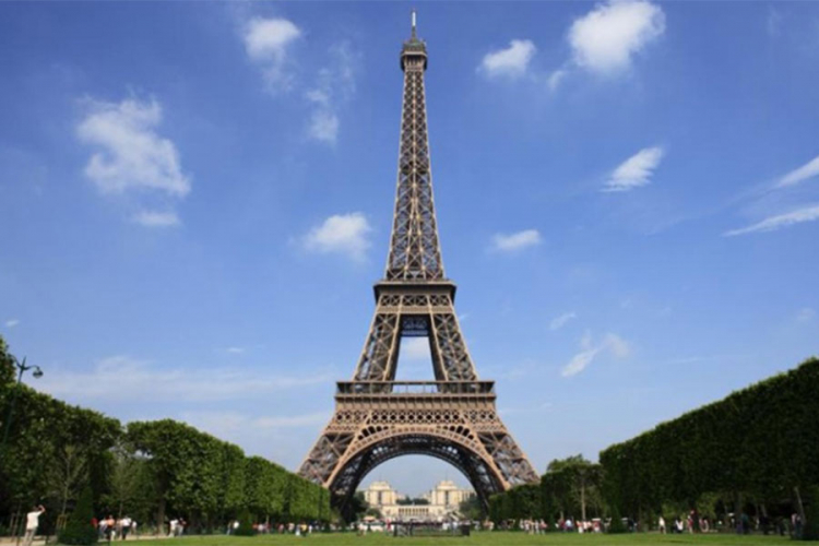 Pariz gradi neprobojni zid oko Ajfelovog tornja
