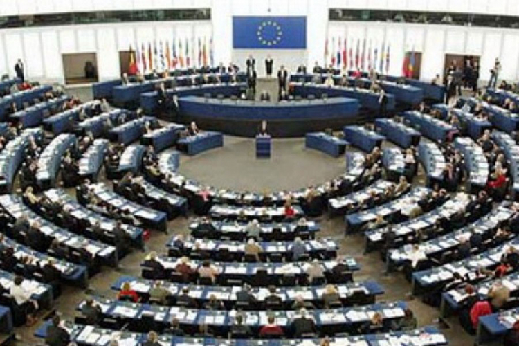 Evropski parlament zaprijetio vetom na sporazum o Brexitu
