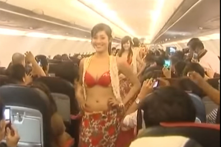 Procvat vijetnamske aviokompanije: Gole stjuardese oduševile putnike