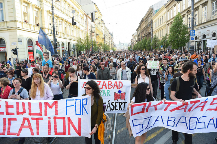 Hiljade Mađara na ulicama, brane Sorošev univerzitet
