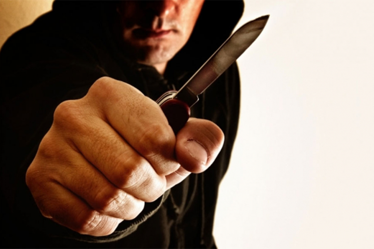 Opljačkana trgovina u Banjaluci, razbojnik prijetio nožem