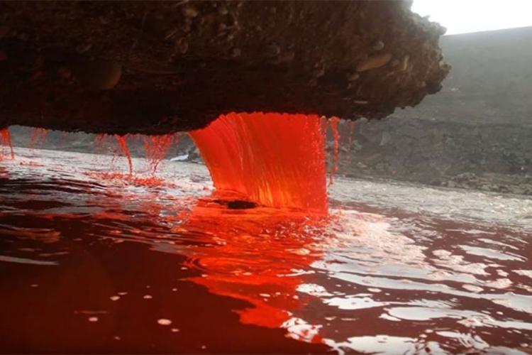 Vrata u podzemlje Antarktika: Tajna Krvavih slapova