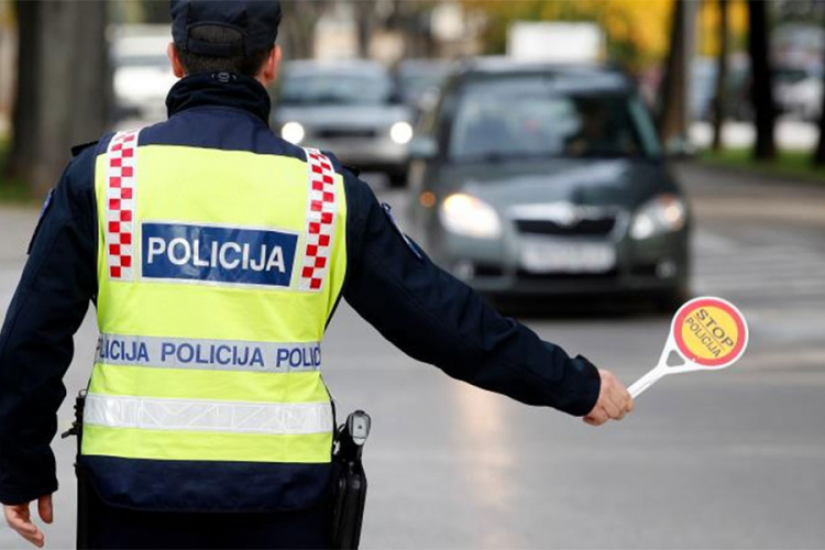 Vic dana: Mujo i policajac Slovenac