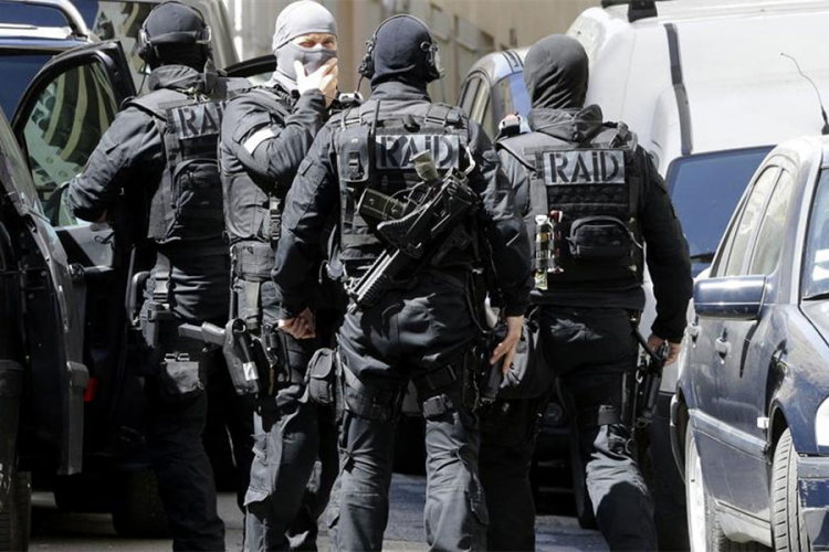 Policija pronašla oružje u stanu u Marseju, osujetila napad