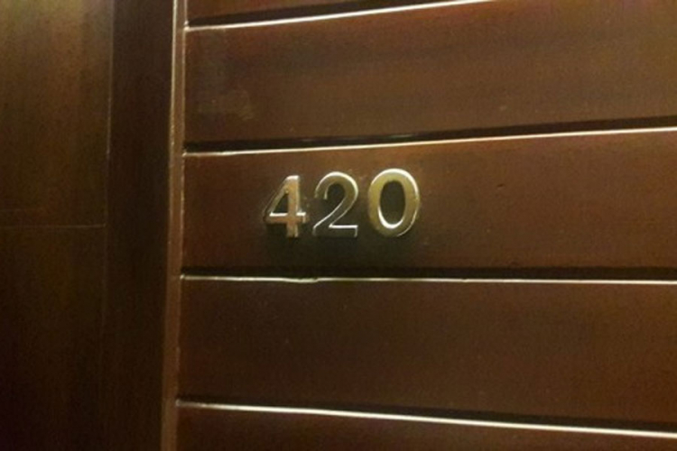 Zašto hoteli izbjegavaju sobu broj 420?