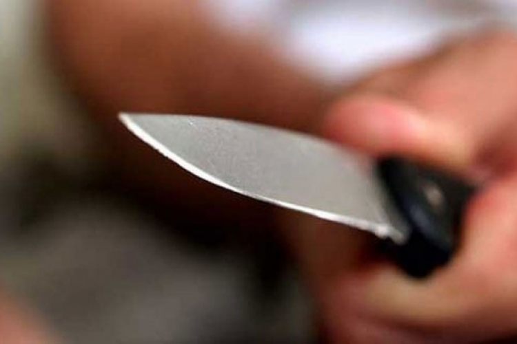 Incident ispred škole: Djevojčica sebe isjekla nožem