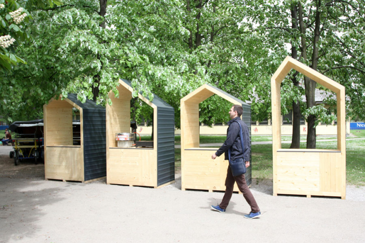 Postavljene kućice za prodavače kokica u parku 'Mladen Stojanović'