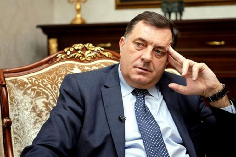 Dodik: RS zbog neusvajanja akciza ne pada na koljena