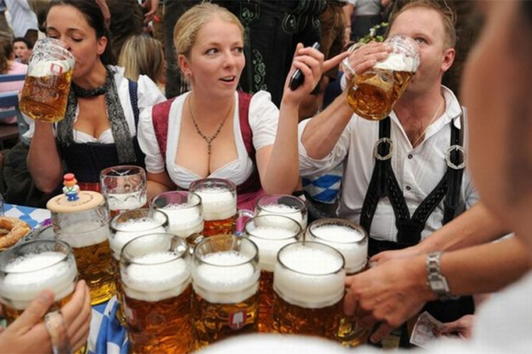 Cijene piva na Oktoberfestu bez ograničenja