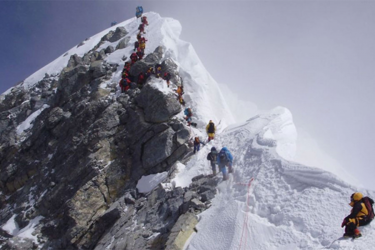 Čuvena stijena s Mont Everesta zvanično više ne postoji