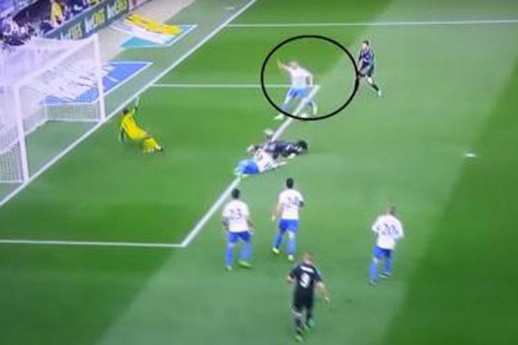 Igrači Malage 'širili' noge kako bi Real dao gol?