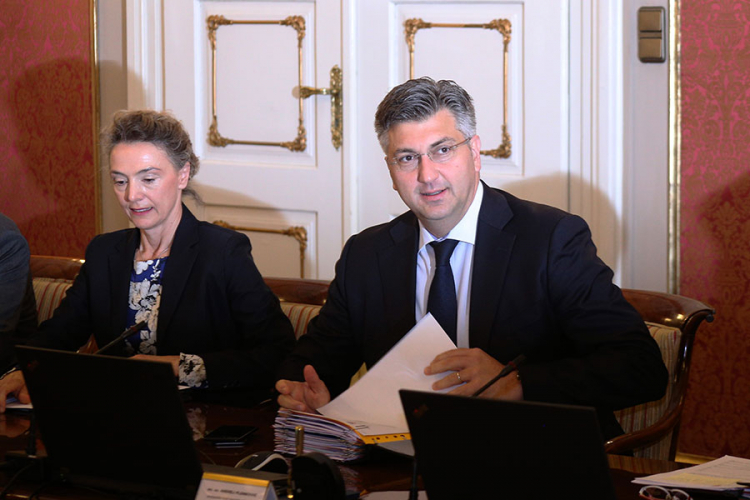Plenković: Vlada pokazala da vodi brigu o javnim financijama