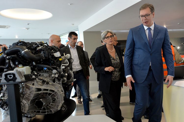 Vučić: Vlada ima novca da pomogne razvoj srpske industrije
