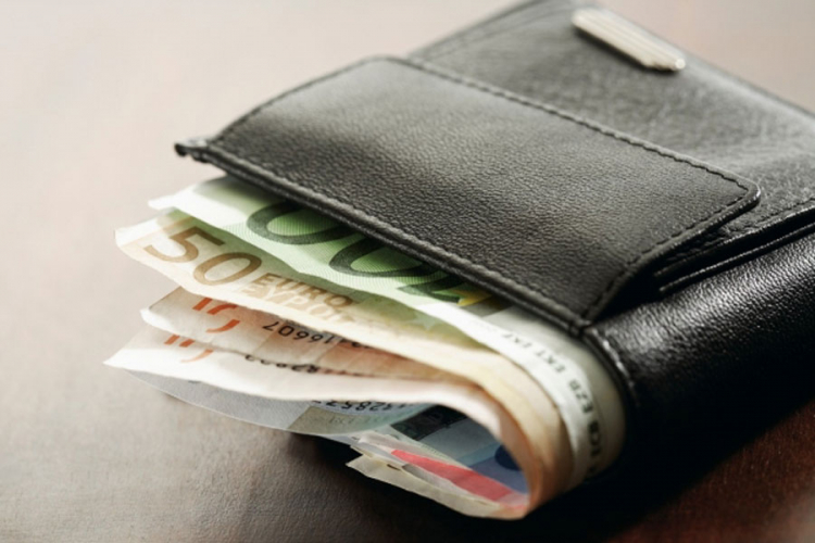Konobarica iz Trebinja vratila novčanik pun para