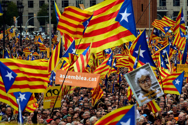 Vlada Španije najavila blokiranje referenduma Katalonije