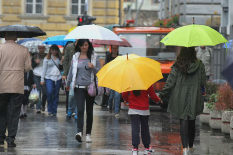 U BiH oblačno vrijeme uz povremenu kišu