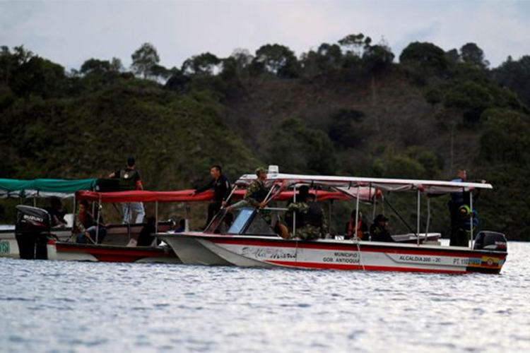 Potonuo brod sa 170 turista u Kolumbiji, šestoro mrtvih