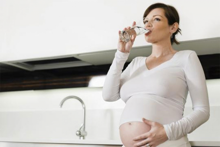 Kako da očuvate hidrataciju tokom trudnoće?