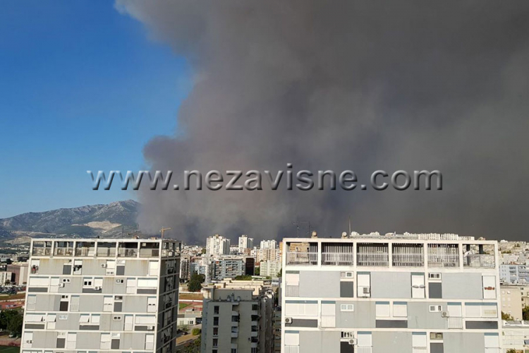 Vojska gasi požar kod Splita, vatra sve bliže gradu