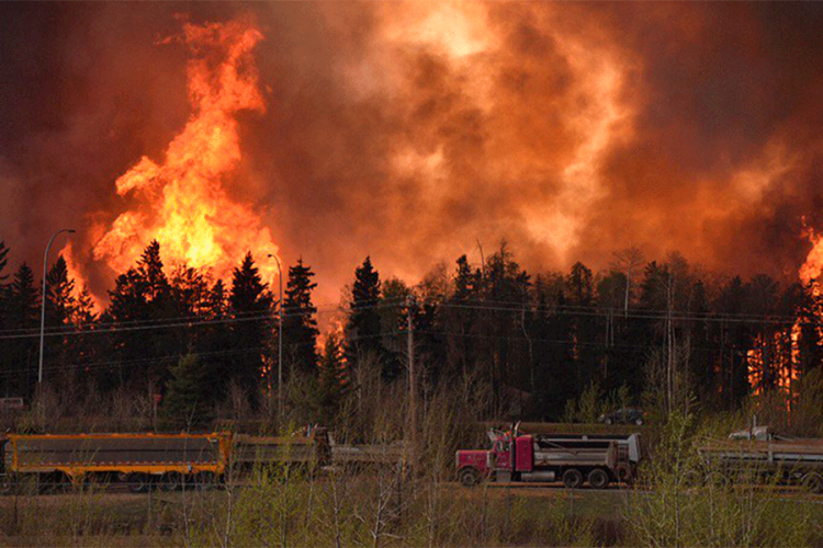 Zbog požara u Kanadi evakuisano oko 40.000 ljudi